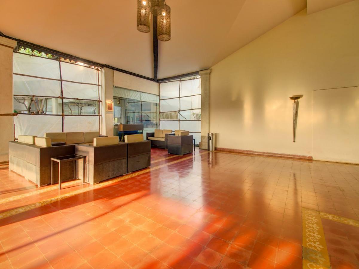 Отель Capital O 36727 Plush Retreat Дайв Экстерьер фото